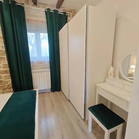 Apartment Antique Gold Rajki