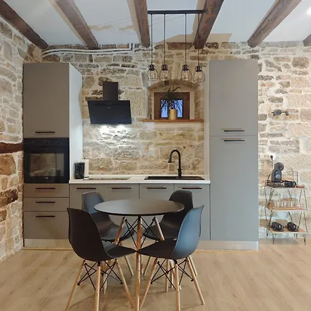 Antique Gold Apartment Rajki