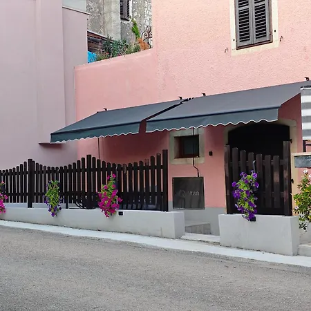 דירה Antique Gold Rajki